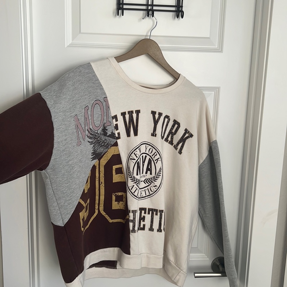 Medium Crew Neck, off-white, brown, grey